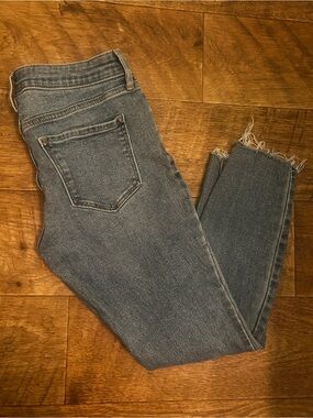 Old Navy Mid-Rise Rockstar Super Skinny Distressed Jeans 4
